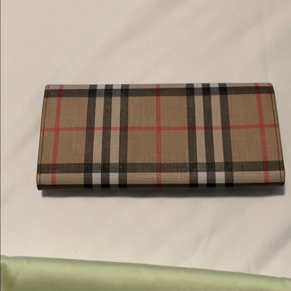 Wallet, Burberry is like new - Picture 3 of 3